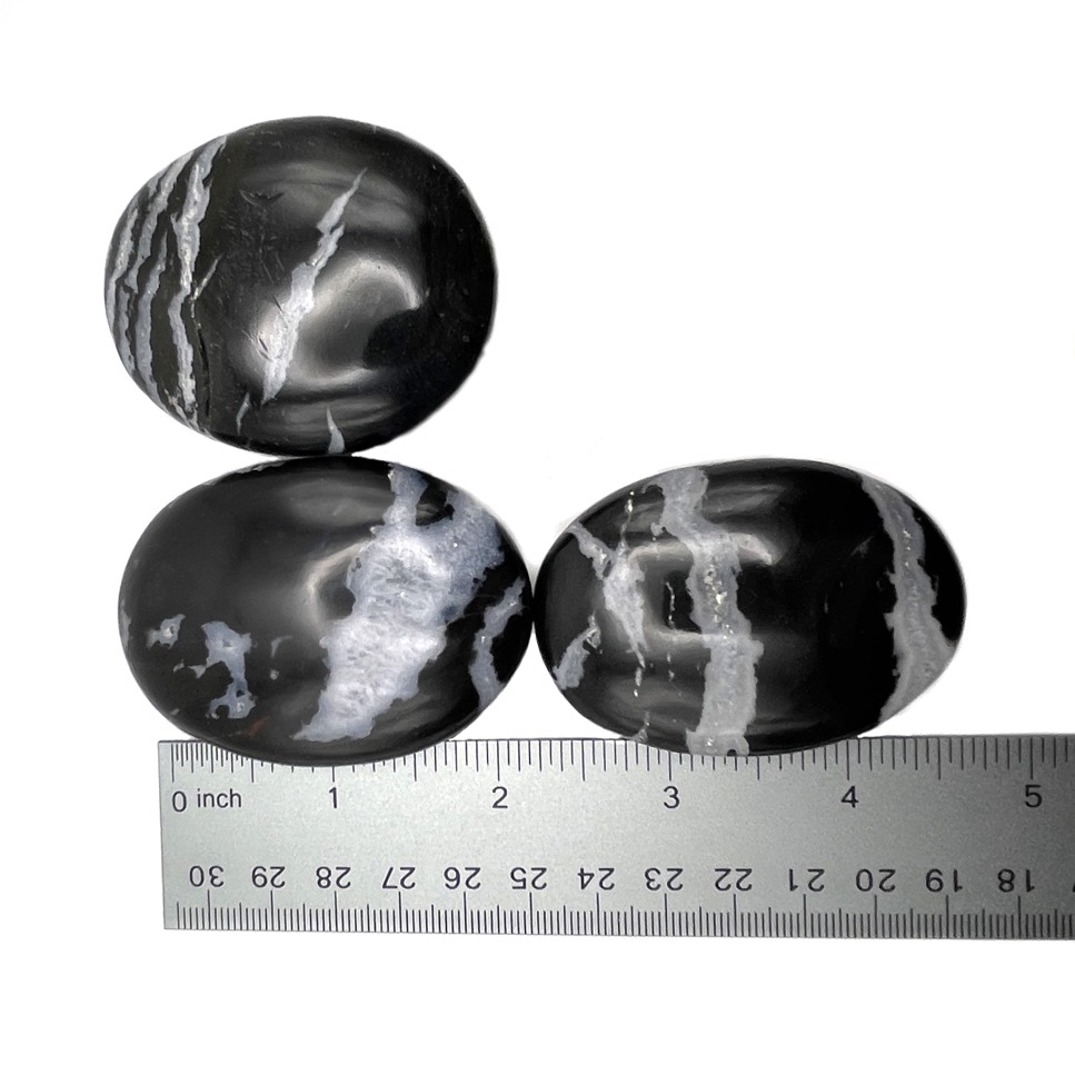 Black Sardonyx & Quartz Palmstone, India - Image 7